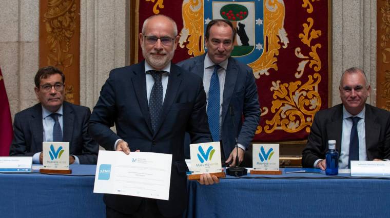 Alberto Navarro, CEO de Seur, ha sido el encargado de recibir este premio.