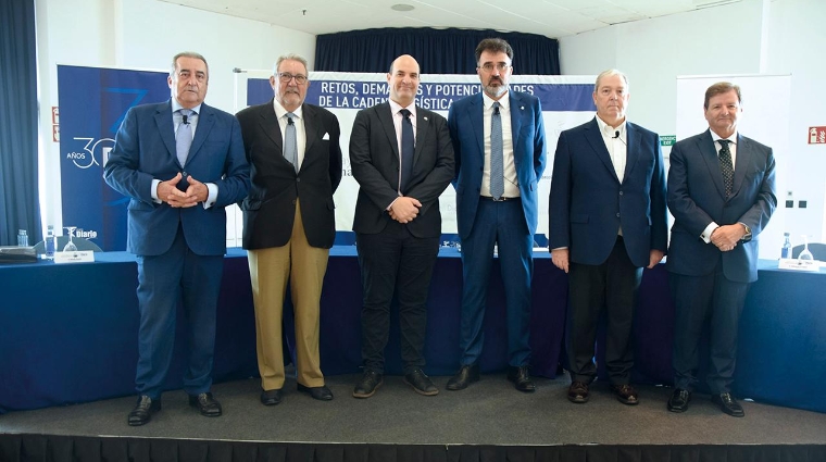 Emili Sanz, presidente de ATEIA-OLTRA Barcelona; Javier Vidal, presidente de la Asociación de Empresas Estibadoras de Barcelona; Miguel Jiménez, director de Diario del Puerto; Lluís Salvadó, presidente de Port de Barcelona; Jordi Trius, presidente de la Asociación de Agentes Consignatarios de Buques de Barcelona y Antonio Llobet, presidente del Colegio de Agentes de Aduanas de Barcelona. Foto: R.T.