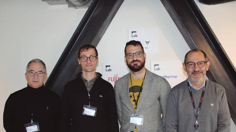 Pere Roca, CEO de Geever; Marc Maceira, Data Scientist en Basetis; y Oleguer Segarra, Cofundador de Dribia; y Xavier Rius, moderador de la mesa redonda. Foto M.V.