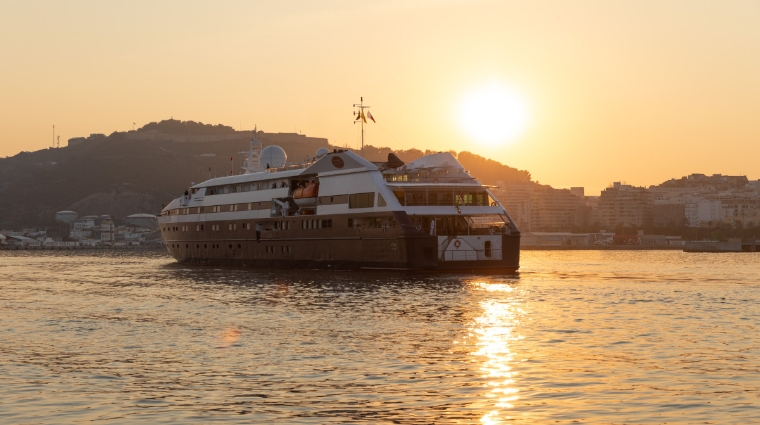 El crucero &lsquo;Clio&rsquo;, con 100 m de eslora y 3,2 m de calado