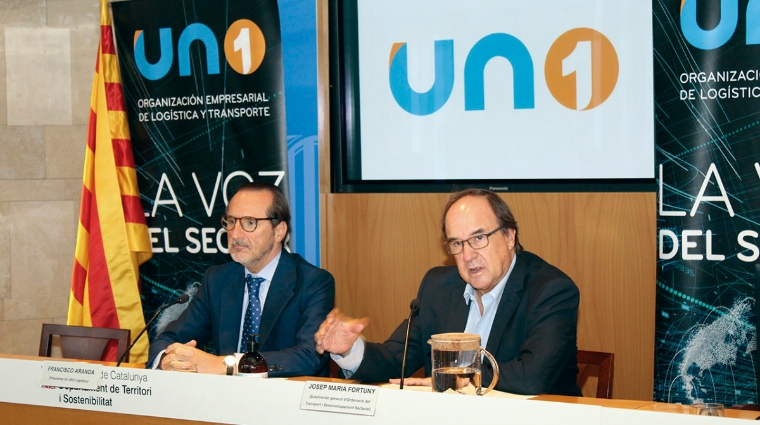 Francisco Aranda, presidente de UNO, y Josep Maria Fortuny, subdirector general de Ordenaci&oacute;n del Transporte de la Generalitat de Catalunya. Foto L.E.