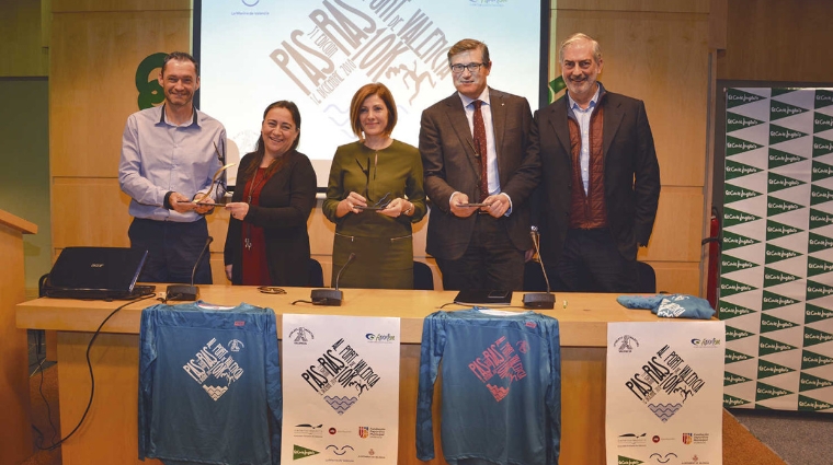 Jos&eacute; Juli&aacute;n Ponce, presidente de C.A. Poblats Maritims; Pilar Blaya, directora de &aacute;rea de Responsabilidad Social Corporativa y Cooperaci&oacute;n de la Fundaci&oacute;n Valenciaport; Maite Girau, concejala de Deportes; Pau P&eacute;rez-Rico, jefe regional de Comunicaci&oacute;n y Relaciones Externas de El Corte Ingl&eacute;s y Paco Prado, presidente de Aportem.