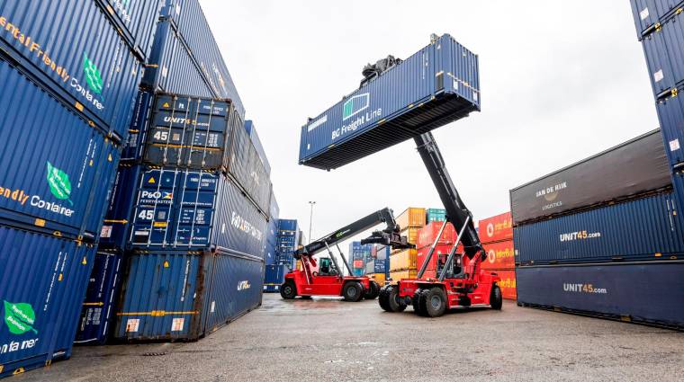 Kalmar suministrará tres Eco Reachstackers al puerto de Yantai