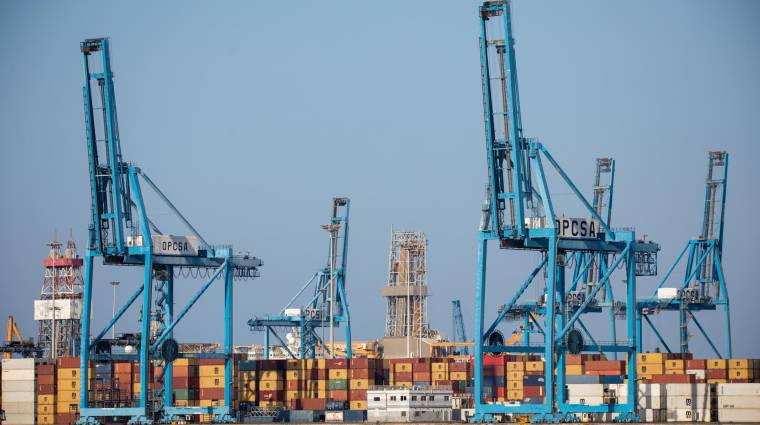 El tráfico de contenedores en el Puerto de Las Palmas descendió más de siete puntos en abril.