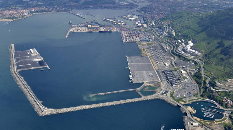Asotrava denuncia las deficiencias de la zona habilitada por la Autoridad Portuaria de Bilbao para atender al transporte por carretera.