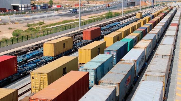 El objetivo del régimen es promover la transferencia modal del transporte de mercancías de la carretera al ferrocarril.