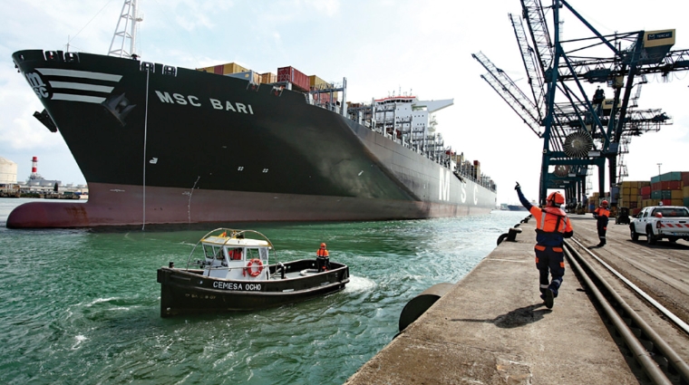 Cemesa y Mooring son las dos &uacute;nicas empresas de amarre que operan actualmente en el Port de Barcelona. Foto J.J.M.