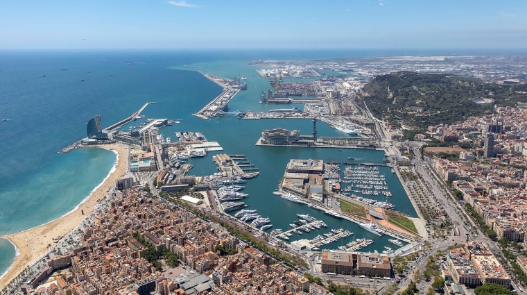 Imagen aérea del puerto de Barcelona.