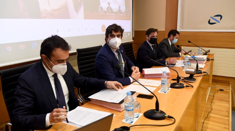 El nuevo presidente de la Autoridad Portuaria de A Coru&ntilde;a, Mart&iacute;n Fern&aacute;ndez Prado, ha presidido hoy su primer Consejo de Administraci&oacute;n.