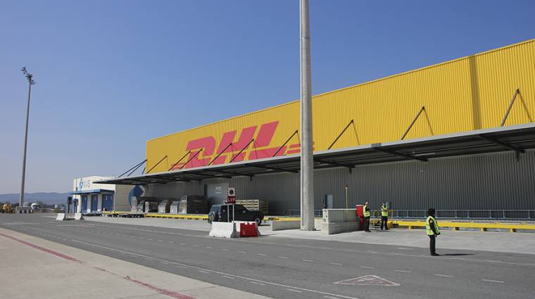 Instalaciones de DHL en el aeropuerto alav&eacute;s de Foronda. Foto J.P.