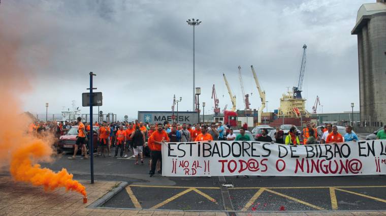 La huelga de la estiba en el Puerto de Bilbao se prolongó durante 56 días entre octubre y diciembre de 2020. Foto J.P.