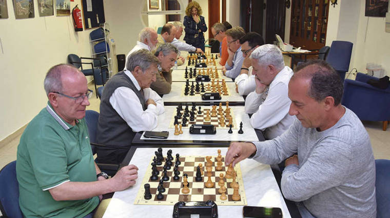 El torneo de ajedrez se est&aacute; desarrollando en los locales del Montep&iacute;o.