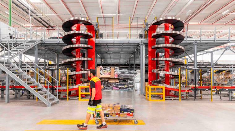 DHL trabaja desde principios de 2021 para Zalando en España.