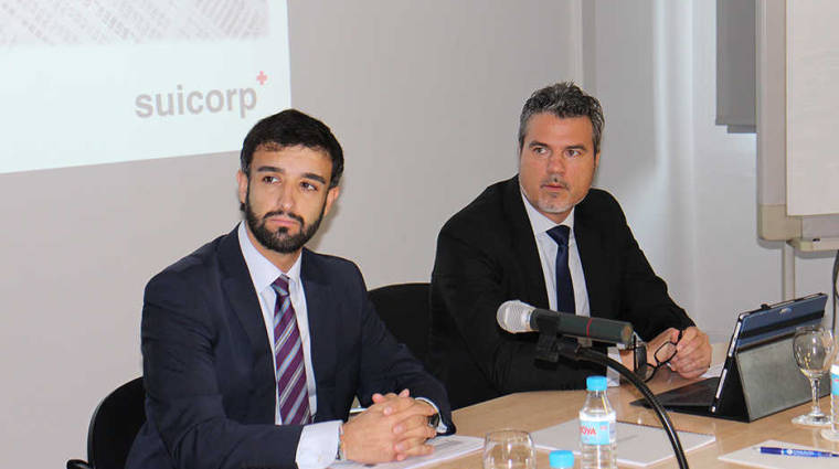 Pau Vidal y Sebasti&aacute;n de Val, responsable de Compliance y socio director de Suicorp Advisers, respectivamente. Foto Mavi Guirao.