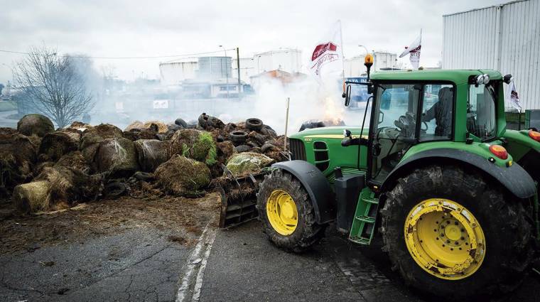 Las protestas de los agricultores han bloqueado las principales vías francesas.