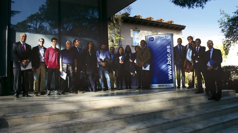 Una representaci&oacute;n de socios del Propeller Club de Barcelona visit&oacute; ayer las instalaciones del Barcelona Supercomputing Center (BSC) para ver de cerca y conocer m&aacute;s en profundidad el funcionamiento de la supercomputadora Mare Nostrum, una de las siete m&aacute;quinas que conforman la red europea de supercomputadoras.