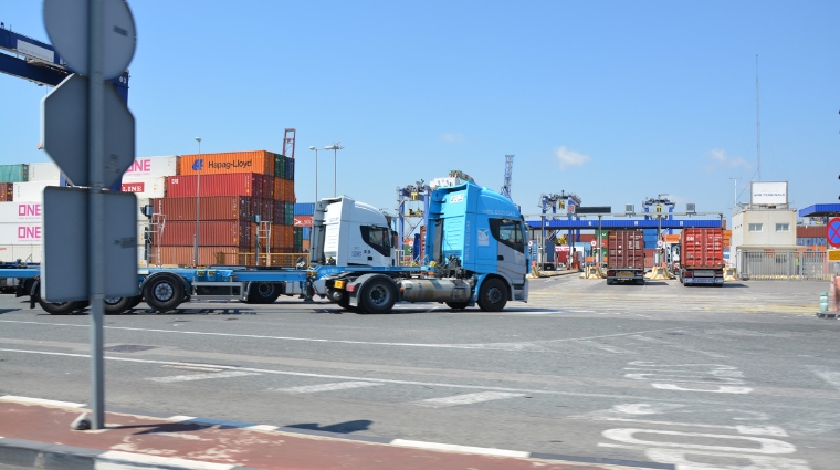 Los transportistas aut&oacute;nomos volver&aacute;n a prestar servicio ma&ntilde;ana en APM Terminals Valencia.