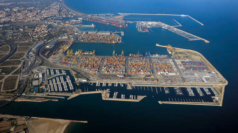 La ZAL del Puerto de Valencia, en la parte izquierda de la imagen.