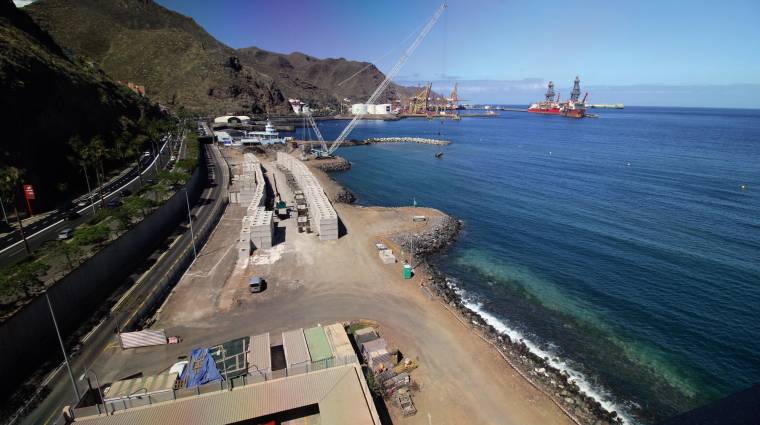 La Defensa Marítima y Ordenación de la Zona de Charcos del Área Funcional de Valleseco, se configura como un conjunto de obras cuya culminación posibilitará la apertura de esta parte de la ciudad al mar.
