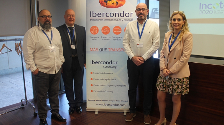 David Farz&oacute;n, responsable del Departamento de Formaci&oacute;n y Consultor&iacute;a de Ibercondor; Ram&oacute;n Pau, especialista en Comercio Exterior y colaborador de Ibercondor; Diego Cuevas, del Departamento Comercial; y Mar Rojo, directora de Marketing y Ventas. Foto A.Tejera.