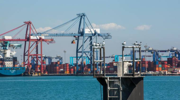 La Comunidad Valenciana disminuye sus exportaciones e importaciones hasta junio