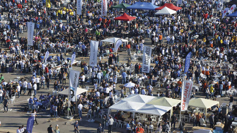 M&aacute;s de 6.000 personas se dar&aacute;n cita hoy en el Concurso Mundial de Paellas. Foto DP.