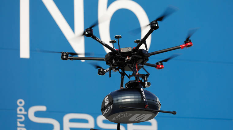 Ses&eacute; y SEAT lanzan un servicio pionero para el suministro de componentes con drones.