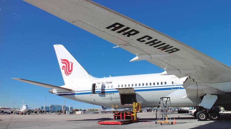 Air China opera en Barajas con WFS como agente handling. Foto M.J.