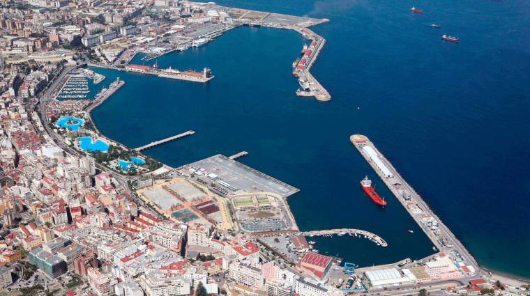 Vista aérea del Puerto de Ceuta.