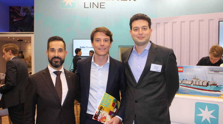 El equipo de Maersk Iberia en Fruit Logistica. Desde la derecha: Matias Denegri; Borja Pelayo, responsable de Reefer en Iberia; Fabio Vitorino. Foto J.P.