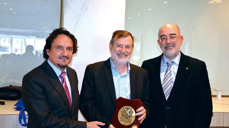 Antonio Torregrosa, director de la Fundaci&oacute;n Valenciaport; Manuel Gomicia, director general de Formaci&oacute;n Profesional y Ense&ntilde;anzas de R&eacute;gimen Especial de la Generalitat Valenciana; y Pedro Coca, presidente de Propeller Valencia. Foto: Ra&uacute;l T&aacute;rrega.