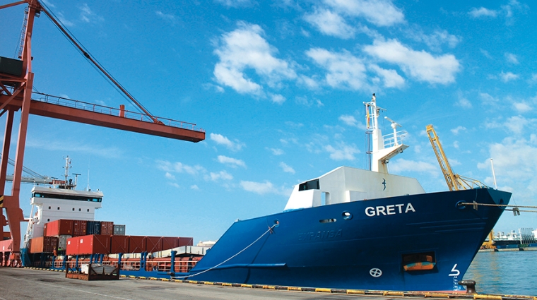 El buque &ldquo;Greta&rdquo; atracado el viernes en la terminal Port Nou de Barcelona. Foto J.C.S.