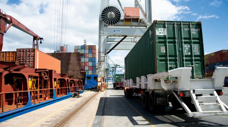 La congestión en los grandes puertos internacionales sigue marcando buena parte del comercio marítimo mundial. Foto: DP.