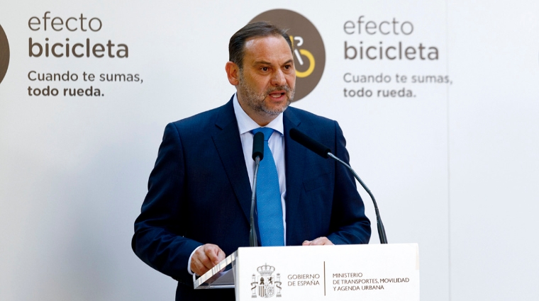 Jos&eacute; Luis &Aacute;balos, ministro de Transportes, durante la presentaci&oacute;n el pasado 7 de junio de la Estrategia de la Bicicleta.