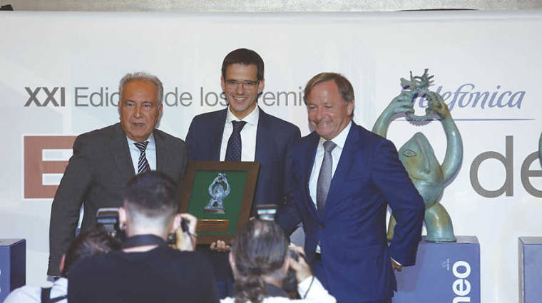 Rafael Milla, presidente de Grupo Raminatrans; Vicente Ramos, director de Raminatrans Castellon; y Juan Carlos Moragues, delegado del Gobierno en la Comunitat Valenciana.