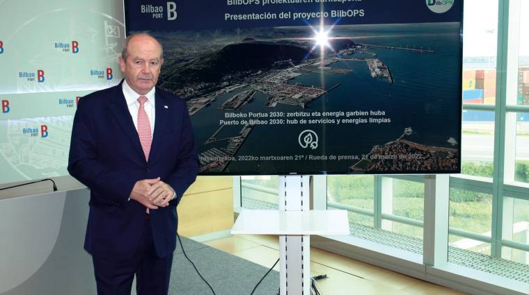 El presidente de la AP de Bilbao, Ricardo Barkala, repasó temas de actualidad tras presentar el proyecto BilbOPS. Foto J.P.