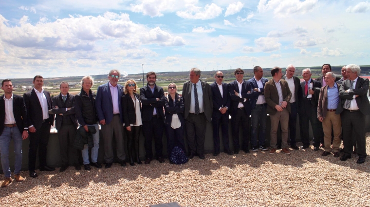 Delegación de Propeller Madrid y del empresariado logístico de Burgos durante su visita el martes al CT Burgos. A la derecha, Gonzalo Ansótegui, gerente del CT Burgos, junto a MIguel Ángel Palomero, presidente de Propeller Madrid, y María Pereira, directora Puerto Seco Azuqueca. Fotos M.J.