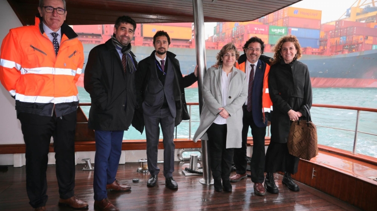 José Alberto Carbonell, director general del Port de Barcelona; Jordi Puigneró, vicepresident de la Generalitat de Catalunya; Damià Calvet, presidente del Port de Barcelona; Mercè Rius, directora general de Transportes y Movilidad de la Generalitat; Isidre Gavín, secretario de Infraestructuras y Movilidad de la Generalitat, y Maria Mercè Santmartí, directora de Servicios Territoriales en Barcelona.