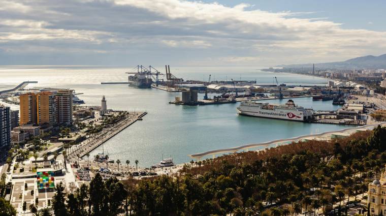 Imagen panorámica del Puerto de Málaga.