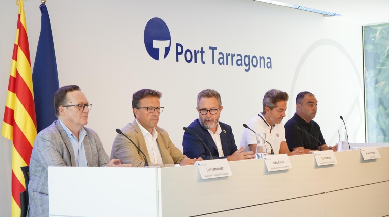 Luís Fernández y Pablo García, de Asociación Empreses Estibadores; Saül Garreta, presidente de AP Tarragona y Xavier Tàrrega, Coordinadora.