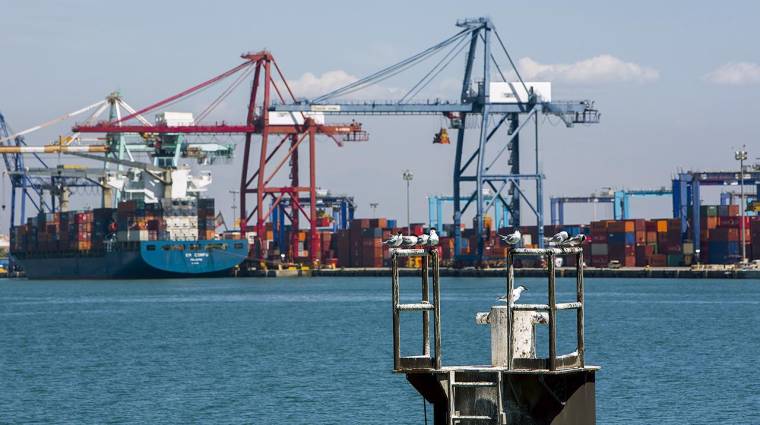 La iniciativa propone potenciar la cualificación del personal portuario en el ámbito de la economía azul.