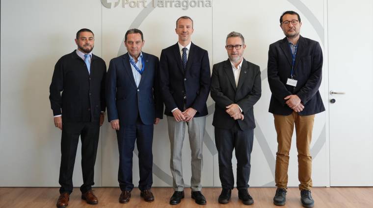 Representantes de Casa Asia con el presidente de Port Tarragona, Saül Garreta.