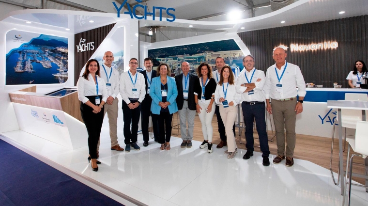 La presidenta de la APC, Yolanda Muñoz, durante su visita al stand de Navantia y Yatch Port.