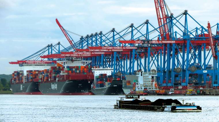 El Puerto de Hamburgo alcanza los 4,4 millones de TEUs en el primer semestre