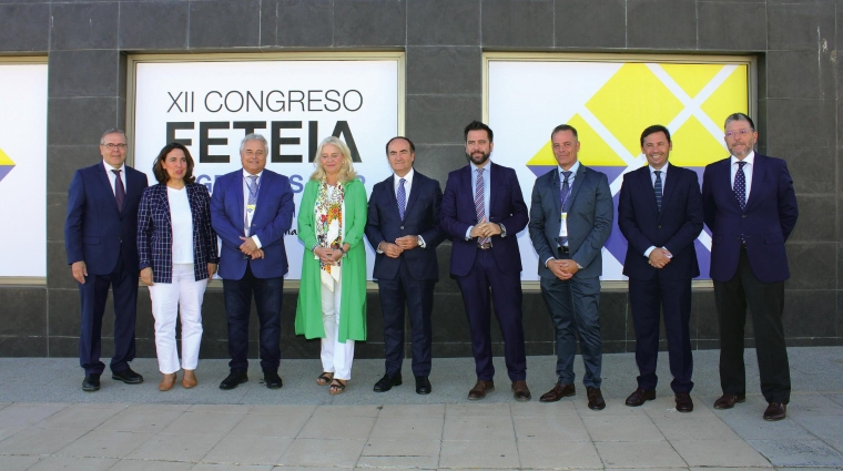 Carlos Fenoy, presidente de la Cámara de Comercio Campo de Gibraltar; Carmen Sánchez, delegada provincial de Fomento de la Junta de Andalucía; Enric Ticó, presidente de FETEIA-Oltra; Mercedes Colombo, delegada de la Junta de Andalucía por la provincia de Cádiz; Gerardo Landaluce, presidente de la AP de la Bahía de Algeciras; Fran González, delegado especial del Estado para la Zona Franca de Cádiz; Javier Ros, subdelegado de la Junta de Andalucía, y José Luis Homachea, director general de la AP de la Bahía de Algeciras. Foto A.Tejera.