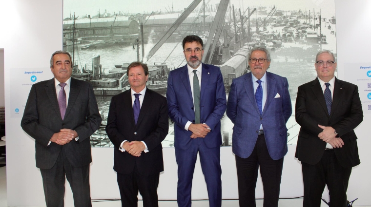Emili Sanz, presidente de ATEIA-OLTRA Barcelona; Antonio Llobet, presidente del Consejo General de Agentes de Aduanas; Lluís Salvadó, presidente de Port de Barcelona; Javier Vidal, el presidente de la Asociación de Empresas Estibadoras Portuarias de Barcelona y Jordi Trius, presidente de la Asociación de Agentes Consignatarios de buques de Barcelona. Foto: J.P.