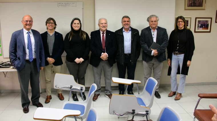 Jorge Selma, secretario y asesor jurídico de ATEIA Valencia; Rafael Solaz y Clara Rocher, miembros del comité ejecutivo; Luis Rosa, presidente de ATEIA-OLTRA Valencia; Ernesto Peris, vicepresidente de ATEIA-OLTRA Valencia; Enric Ticó, presidente de FETEIA-OLTRA y Blanca Guitart, directora de FETEIA-OLTRA. Foto Arturo García.