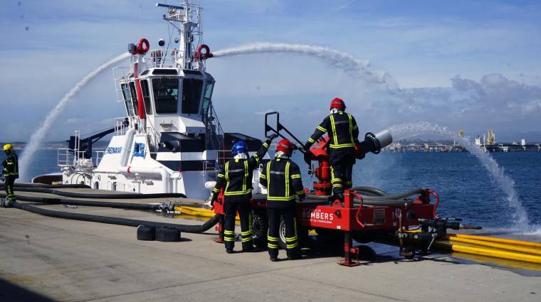 Port Tarragona ha contado con la colaboración de 20 efectivos de los cuerpos de seguridad y emergencia.