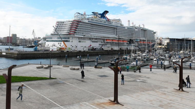 La AP de A Coruña ha iniciado los trabajos para instalar el sistema eléctrico necesario en el muelle de Trasatlánticos.