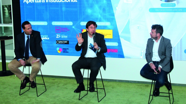 Lluís López, director de comunicación del CZFB; Ramón García, director del Centro Español de Logística y Michael Donaldson, Comisionado de Innovación Digital, Administración Electrónica y Buen Gobierno del Ajuntament de Barcelona. Foto: Juan Porta.